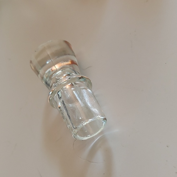 Lot of 5 wine or decanter or bottle stoppers - Picture 6 of 6